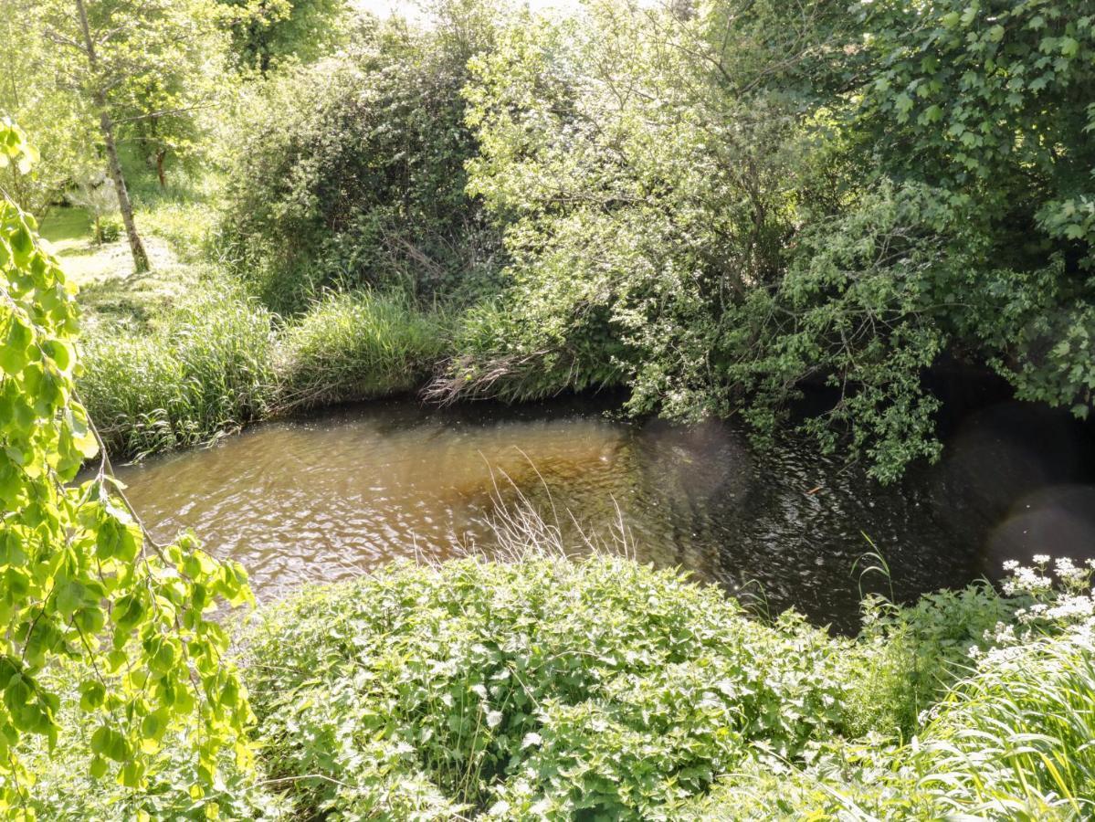 An Maide Ban Villa Cootehill Exteriör bild