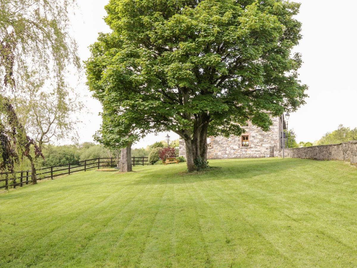 An Maide Ban Villa Cootehill Exteriör bild