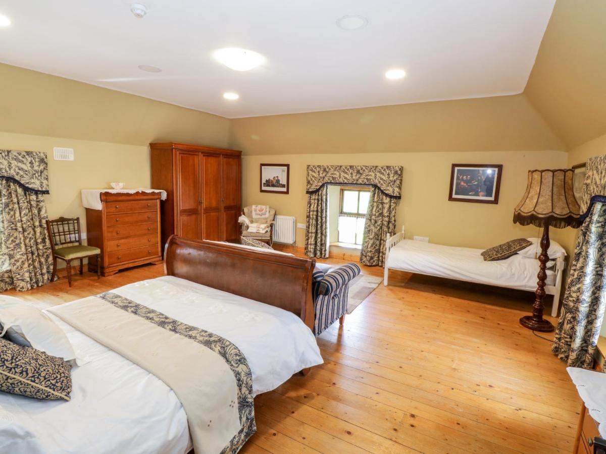 An Maide Ban Villa Cootehill Exteriör bild