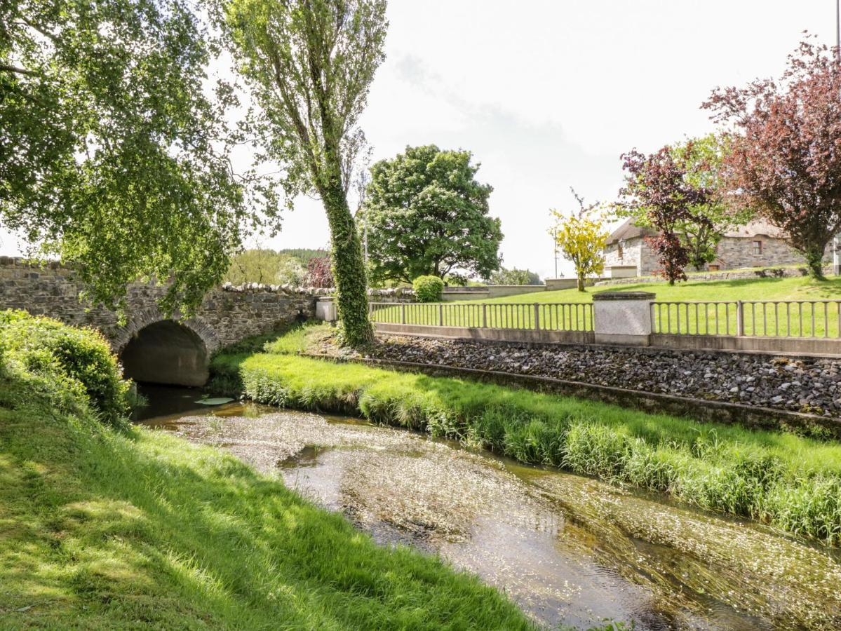An Maide Ban Villa Cootehill Exteriör bild